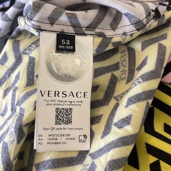 Versace shirt - Picture 3 of 3